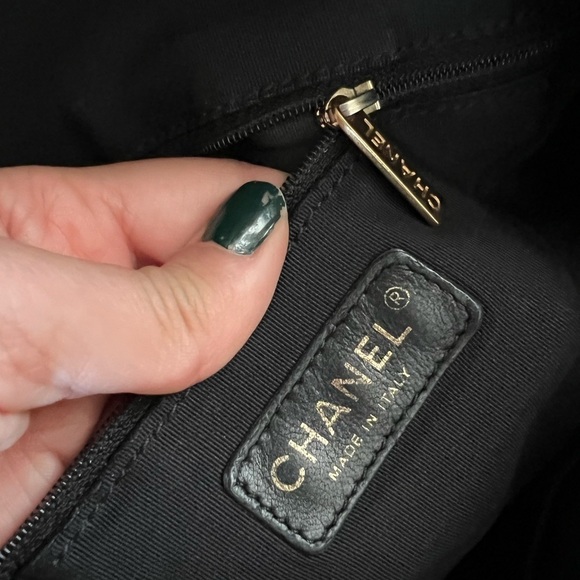 CHANEL Authentic Calfskin Leather Quilted Chain Tote Tan Medium - Picture 14 of 16